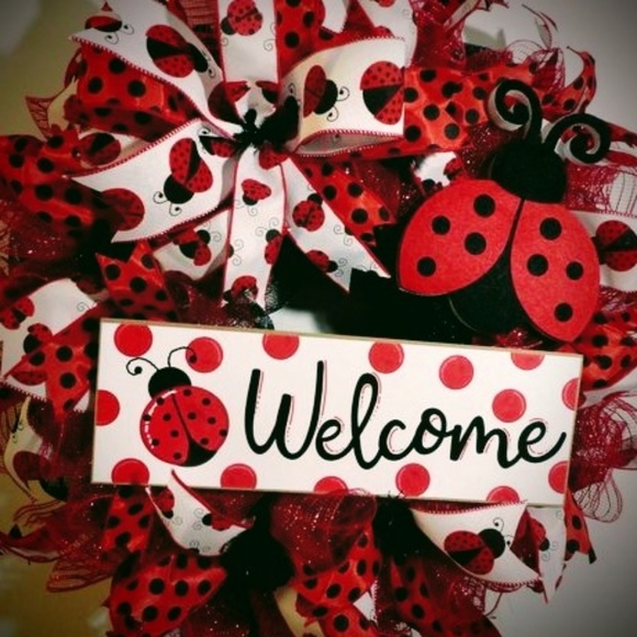 Large ladybug handcrafted wreaths - Picture 2 of 2